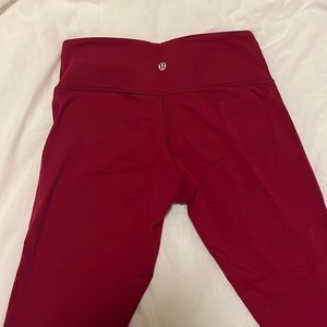Lululemon cropped leggings wunder under raspberry color